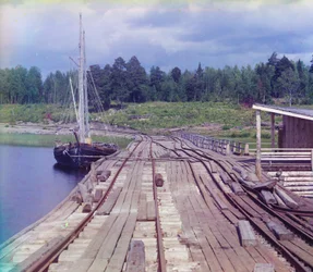 Barrage à la station de Lizhma, Carélie, sur le chemin de fer de Mourmansk, 1905-1915